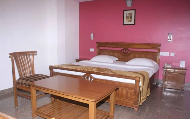 Tavern Business Hotel - photo 3