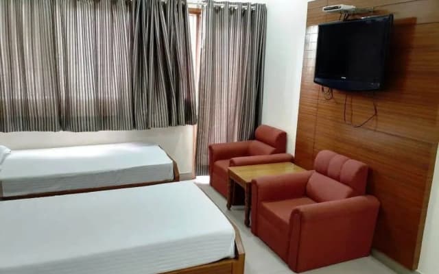 Hotel Ganga Azure - photo 3