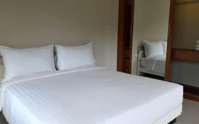 Sakoo Valley Naithon Beach - photo 5