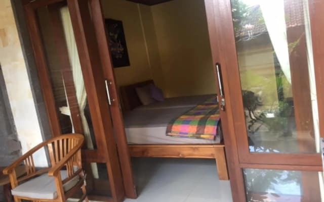 Cantik Homestay - photo 2