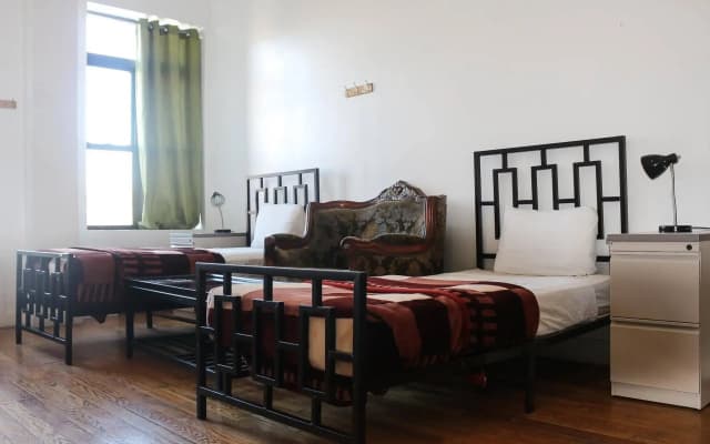 NY Moore Hostel - photo 4