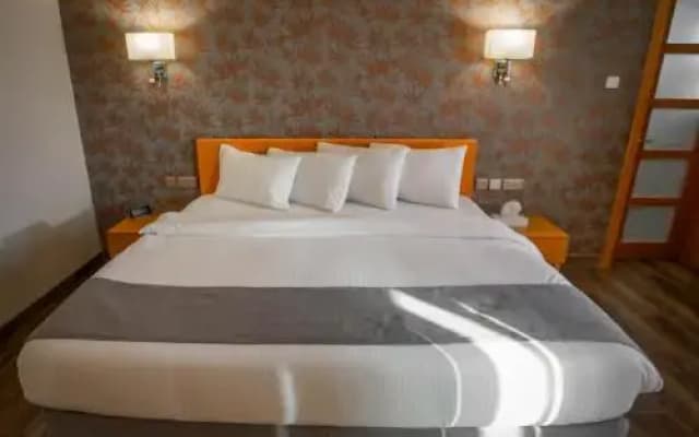 Sama Muscat Hotel - photo 4