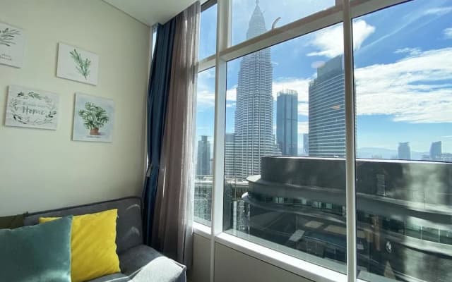 Sky Suite KLCC by Summer - photo 3