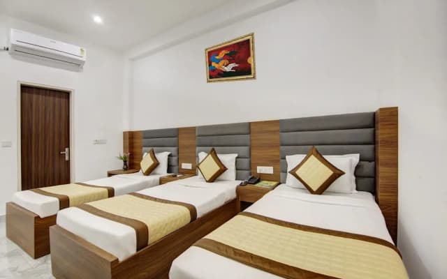 Hotel S B Inn - photo 3
