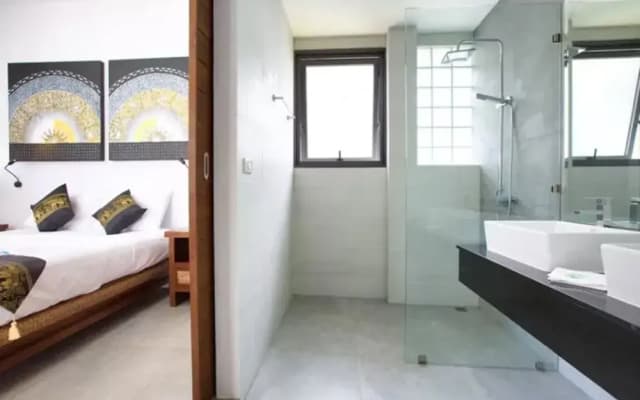 1 Bedroom Beautiful Beachfront Villa - photo 2