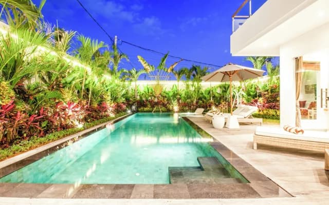 Chic 2BR Villas, Brawah Hub, 300m to Coastal Bliss - photo 5