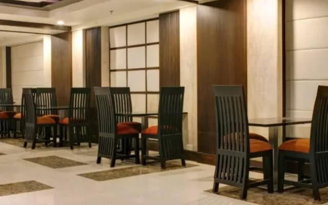 Aavaa Surya Continental Hotel - photo 5