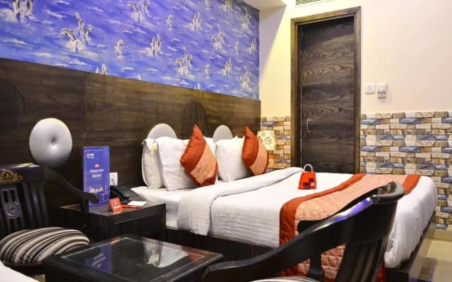 Oyo Capital O 11357 Hotel benz international - photo 4