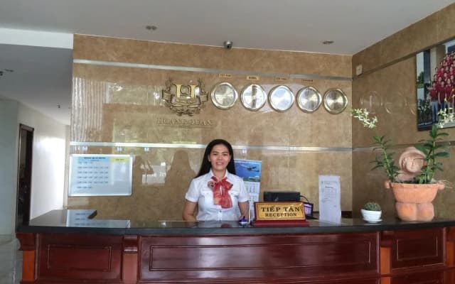 Hoang Quan Hotel - photo 5
