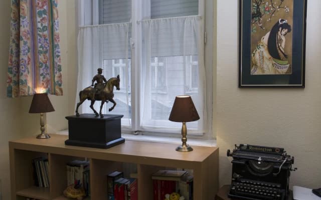 Stunning 2 Double Bedroom Apartment In The Centre Of Budapest - photo 5