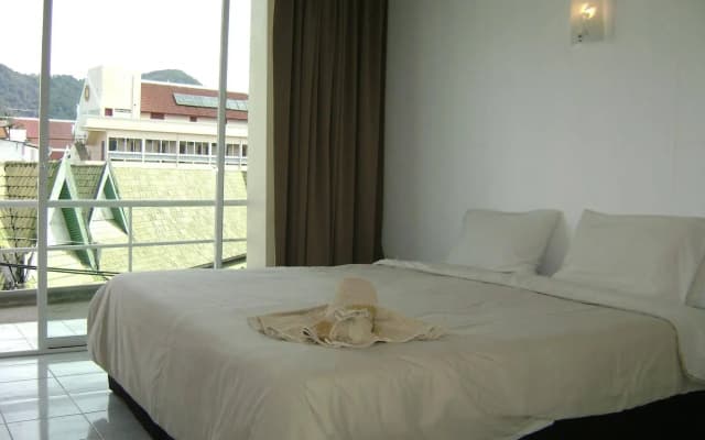 B & B Patong Beach House - photo 5