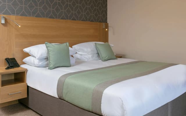 Best Western Northfields Ealing Hotel-Opposite Northfield Station -Piccadilly line - photo 4