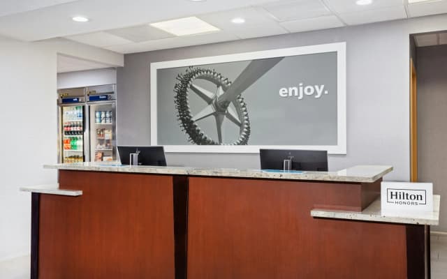Hampton Inn & Suites Orlando Intl Dr N - photo 2