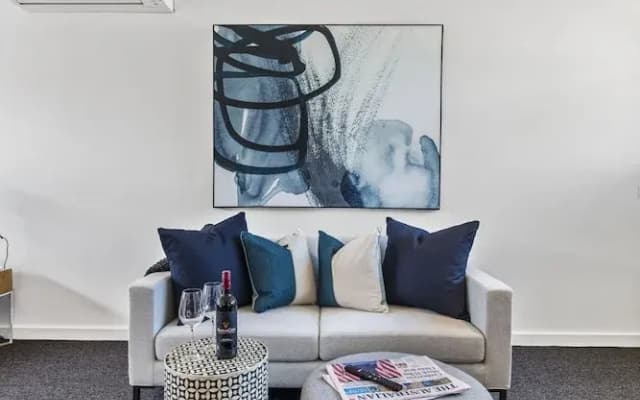 Stylish Studio With Great Amenities Near Beachside - photo 4