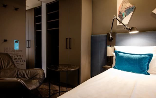 Motel One Berlin-Alexanderplatz - photo 5