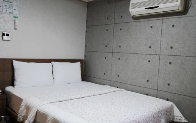 Rich Hotel - photo 3