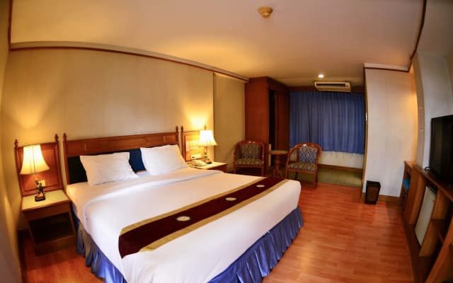 Silom Village Inn - photo 4