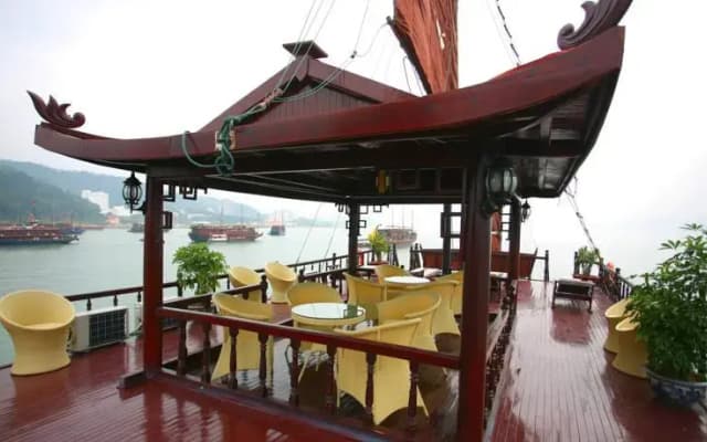 Elizabeth Sails - photo 2