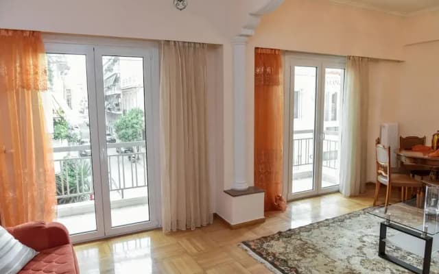 Cozy & Spacious Apartment in Central - photo 3