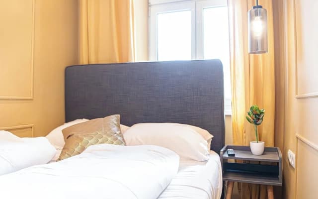 4BR Apt for 10P Walk to Westbahnhof - photo 2