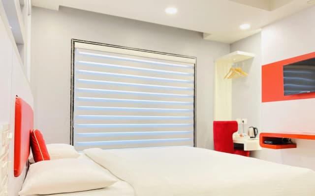 Milan Deluxe Hotel - photo 3