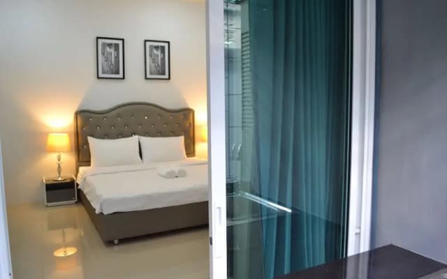 Icon Place Apartment - photo 3