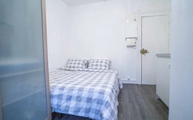Hostnfly Apartments - Beautiful Bright Studio Near Père Lachaise - photo 2