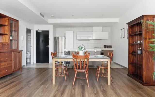 A Chic 2BR Apt Near Melbourne Uni, Free Parking - photo 5