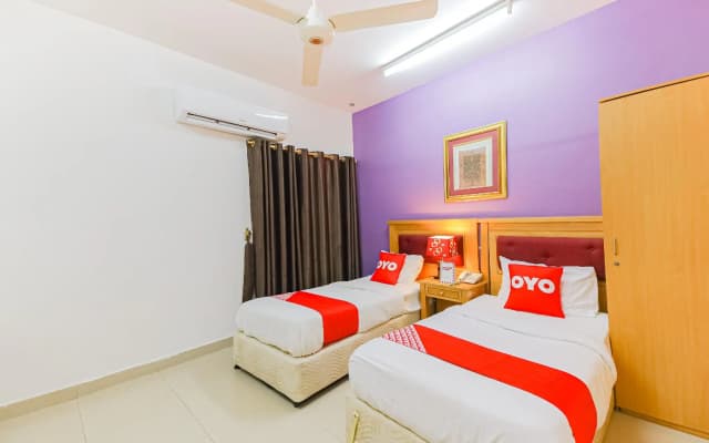 Savoy Inn Hotel - photo 2