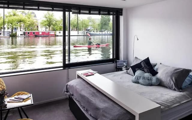 Amsterdam Houseboats - photo 2