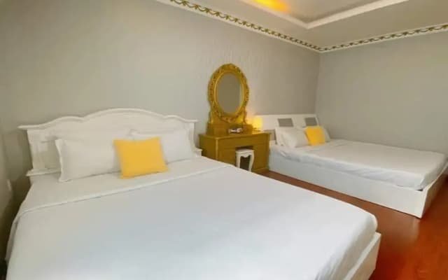 Crowne Bui Vien Hotel - photo 4