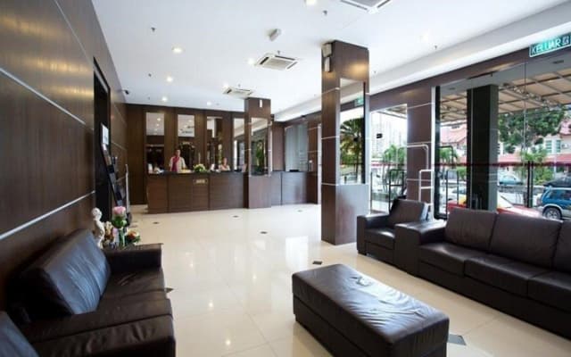 Alora Hotel - photo 2