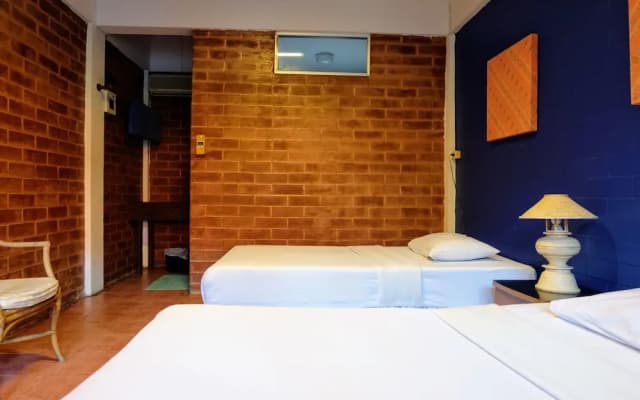 Red Brick Guesthouse - photo 5