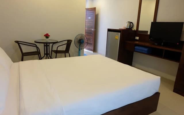 3B Apartment - photo 4