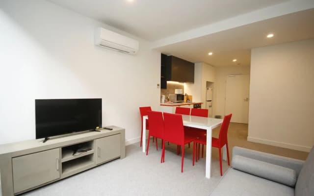Next to Victoria Market CBD - photo 2