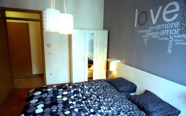 Gozsdu Apartment - photo 4