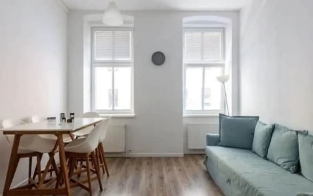Modern Apartment in Vienna With Library - photo 5
