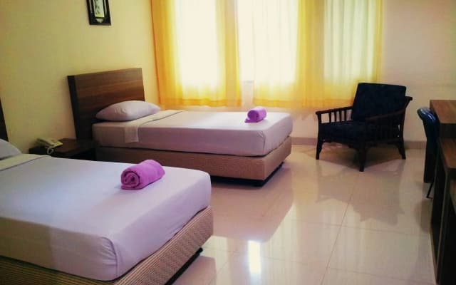 Hotel Banyuwangi Sintera - photo 4