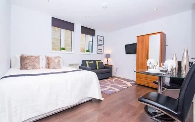 One Whites Row - photo 3