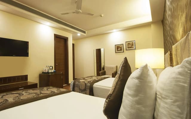 Alpina Hotels & Suites - photo 3