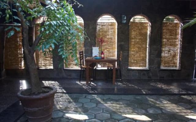 Hotel Orchid Inn - photo 2