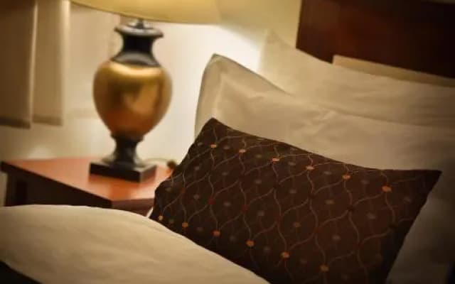 Nobles Apartments - photo 5