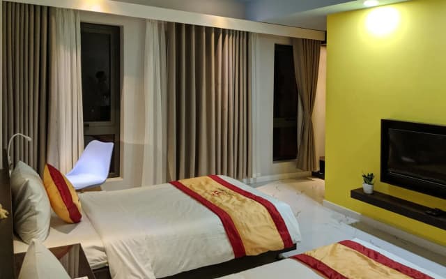The Six Hotel - photo 4