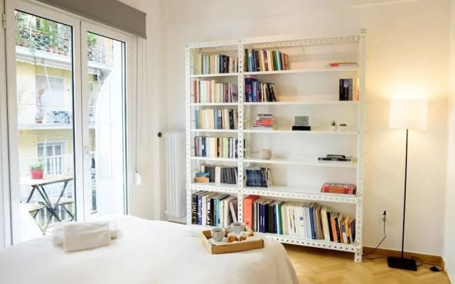 White n Bright Studio Apt - photo 5