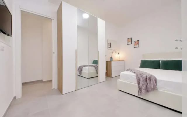 YCH Bagnera Suites - photo 3