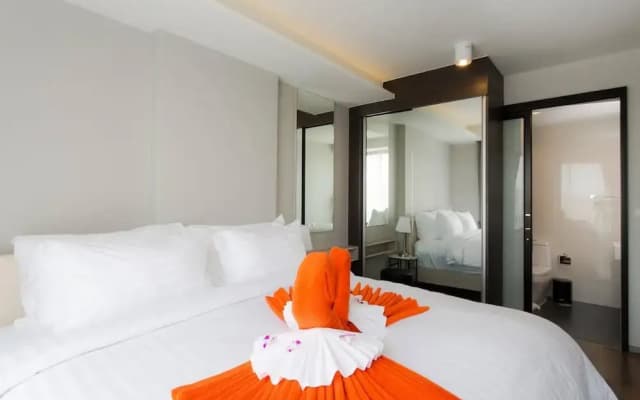 Superb Apt! 5 Mins to the Beach - photo 3