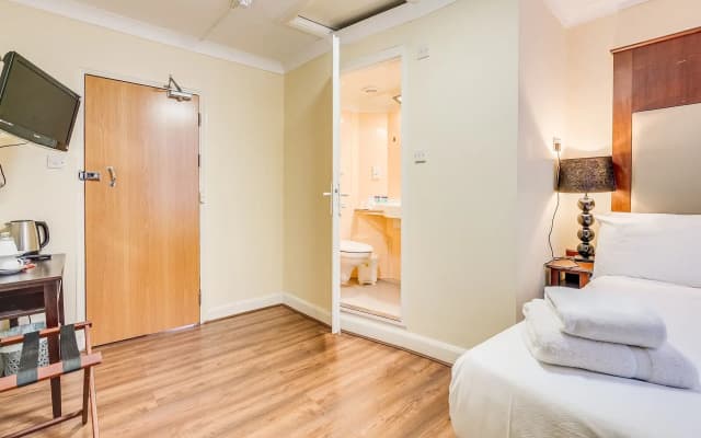 Astoria Hotel - photo 4