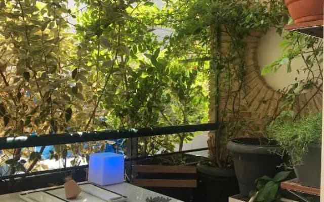 Mets Area, Hip, Tasteful & Ultra Convenient Studio for 2 - photo 2