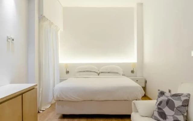 Elegant 2BD Evelpidon Apartment - photo 3