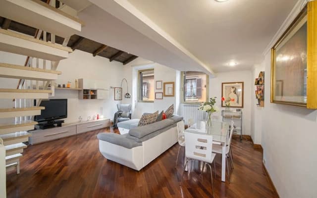 Large and Elegant 3 bed Flat in Central Location! - photo 4